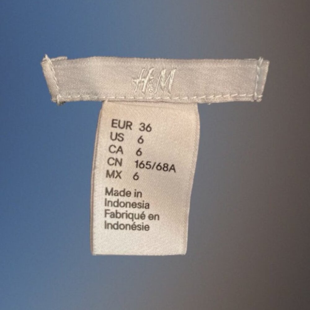 H&M Women's Black Dress Capris - Picture 6 of 6